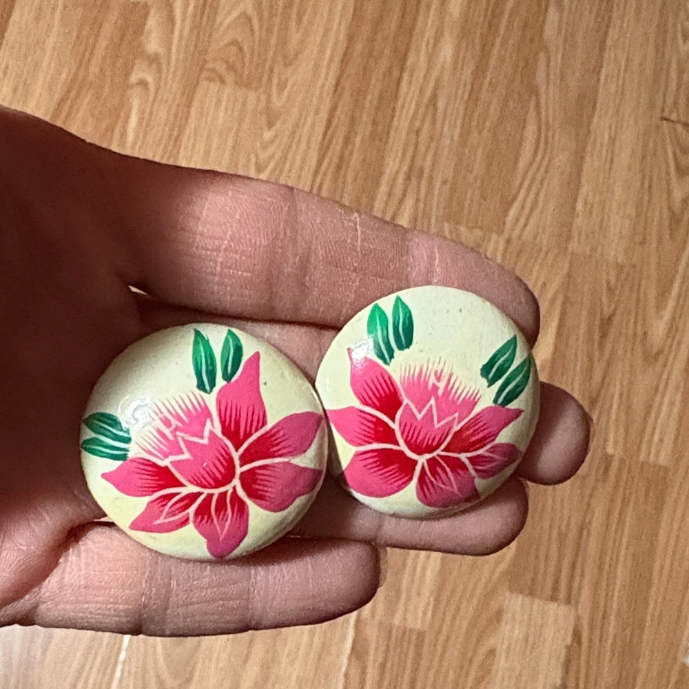 VINTAGE HANDPAINTED CZECH PINK FLORAL GREEN LEAF LARGE BUTTON 1.7" POST EARRINGS